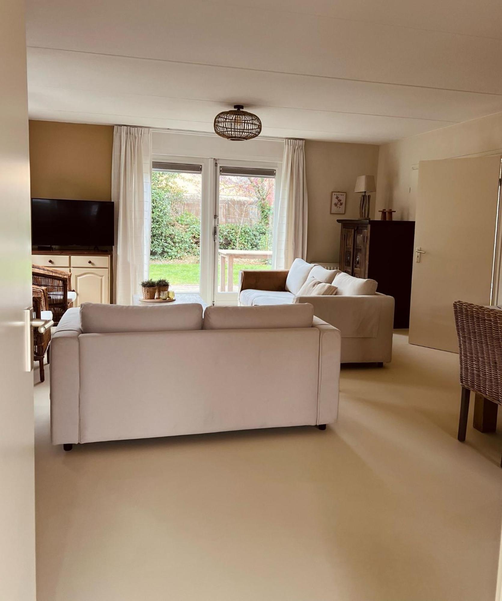 Vakantiewoning in villapark de oesterbaai Wemeldinge Buitenkant foto